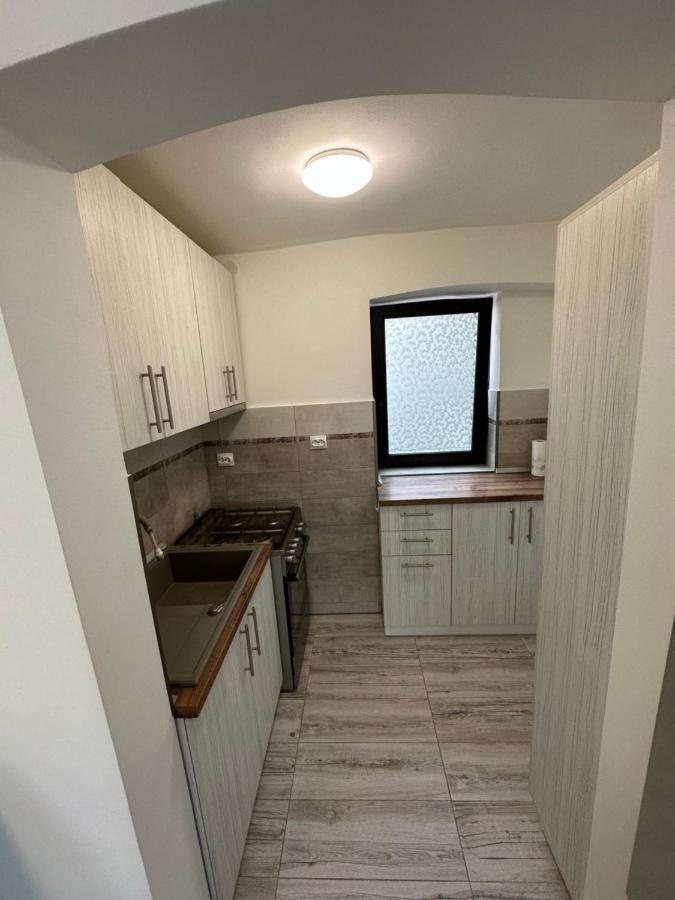 Nema S Apartment Braşov Esterno foto