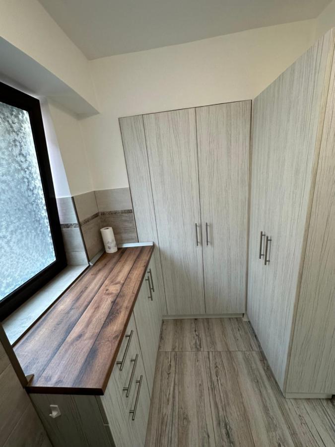 Nema S Apartment Braşov Esterno foto