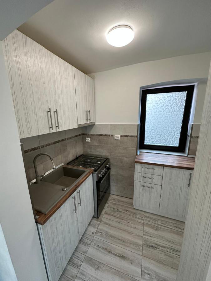 Nema S Apartment Braşov Esterno foto