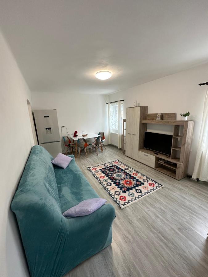 Nema S Apartment Braşov Esterno foto