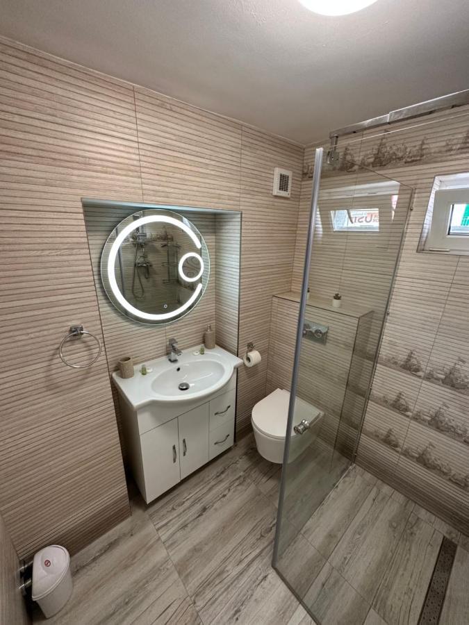 Nema S Apartment Braşov Esterno foto